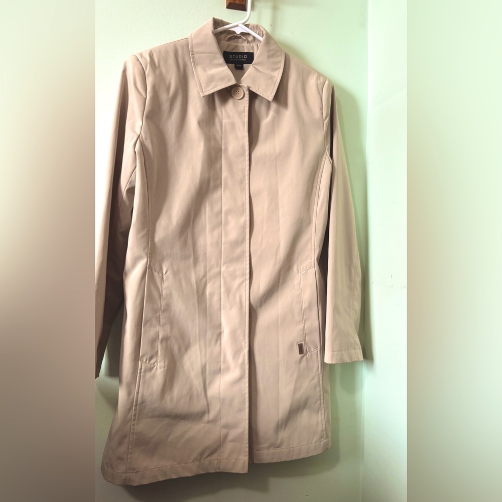 Liz Claiborne • Beige Classic Trench Coat 🧥